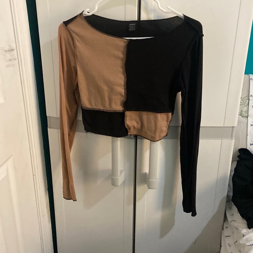 Black and brown long sleeve crop top